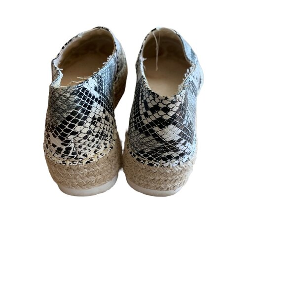 🍒 2/$20 🍒 Snakeskin Pattern with Straw Toes Fashion Sneakers sz 6 - Picture 4 of 6